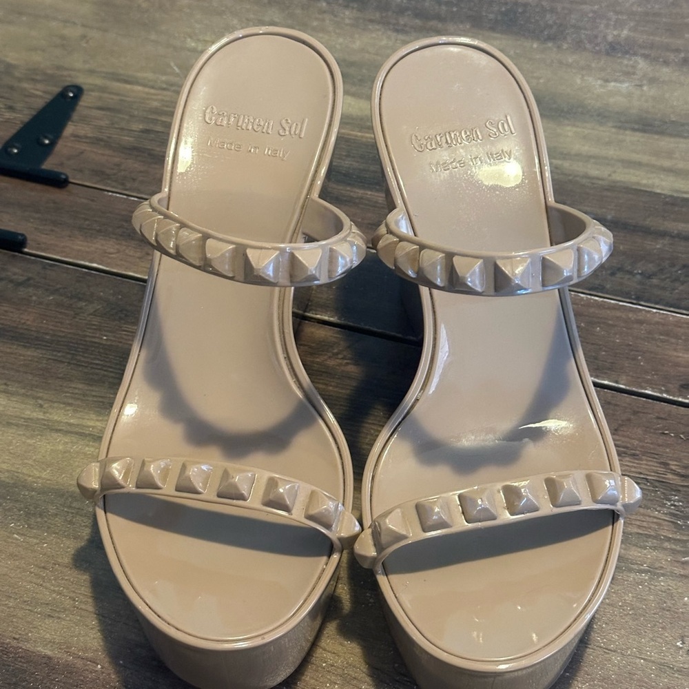 Stylish Studded Tan Wedge Sandals - Picture 2 of 10